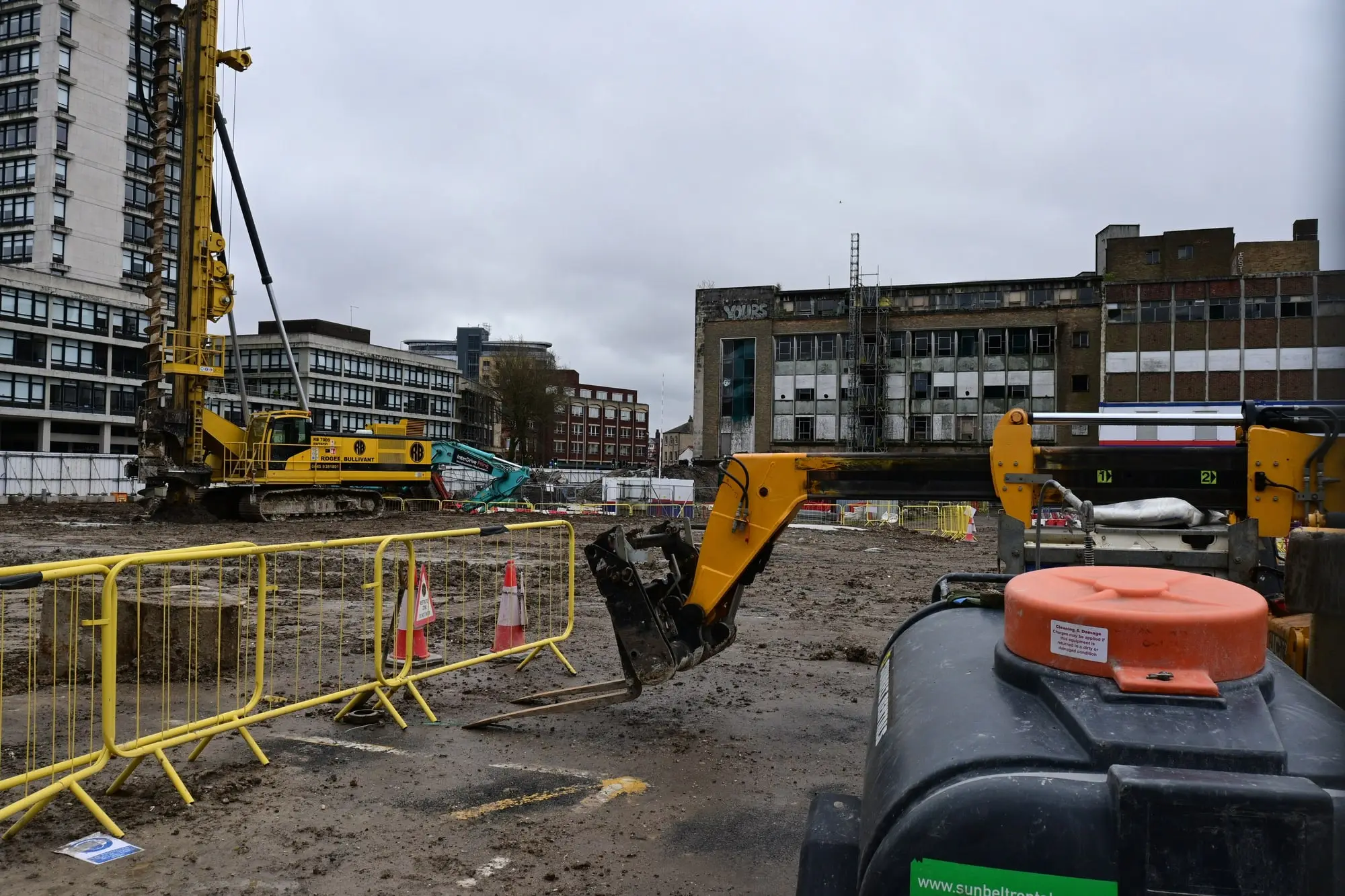 A piling rig and excavator at work on the construction site of Hull's new Community Diagnostics Centre in the city centre